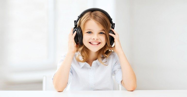 تا آن بالاها اوج بگیر: 15 پادکست فرانسوی پیشرفته که عاشقشان می‌شوی